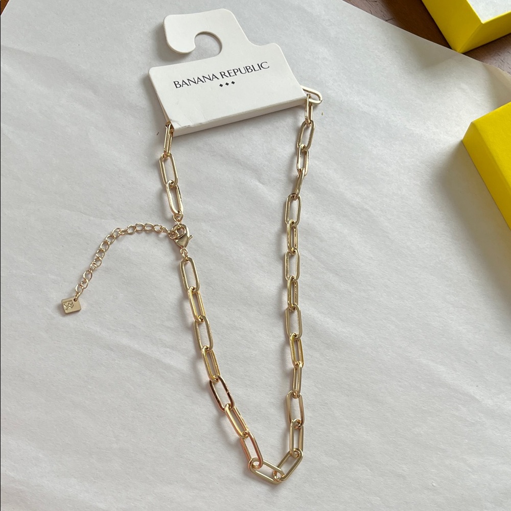Banana Republic Gold Link Necklace - Picture 7 of 7